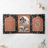 Invitation Trois Volets Carrelage Terrazzo Noir Code QR Mariage Terracotta (Intérieur)