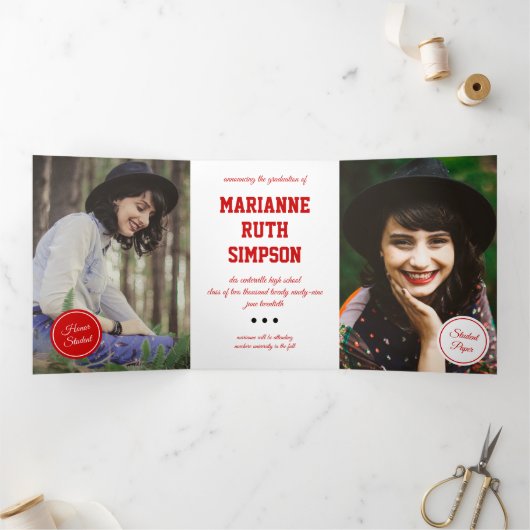 Invitation Trois Volets Cercles rouges 5-Photo Graduation (Intérieur)