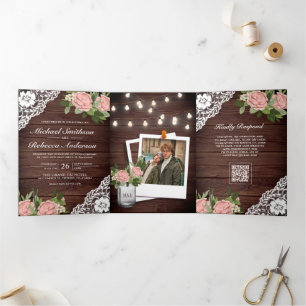 Invitation Trois Volets Code QR de guirlandes de lumières rose poussiéreus