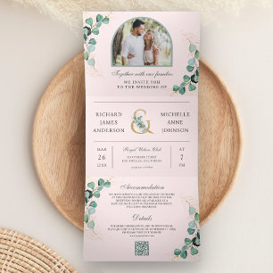 Invitation Trois Volets Code QR de mariage avec arche en eucalyptus rose b