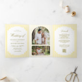 Invitation Trois Volets Code QR de mariage rayé jaune classique (Intérieur)