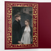 Invitation Trois Volets Code QR du Mariage d'épée médiévale rouge (Intérieur en premier)