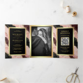 Invitation Trois Volets Code QR Mariage Marbre Agate Rose Pâle Noir Or (Intérieur)