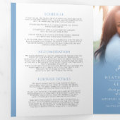 Invitation Trois Volets Coeur de la feuille de monogramme bleu clair maria (Intérieur en premier)