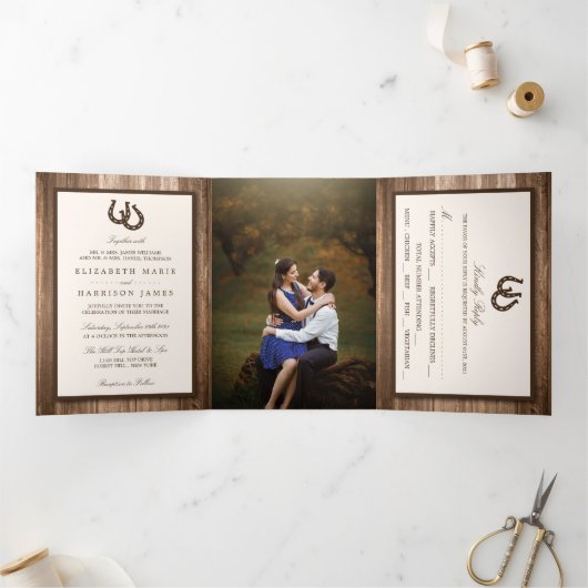 Invitation Trois Volets Country Rustic Horseshoe & Brown Wood Mariage (Intérieur)