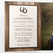 Invitation Trois Volets Country Rustic Horseshoe & Brown Wood Mariage (Intérieur en premier)