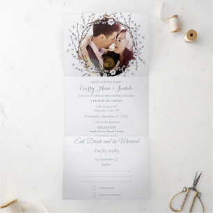 Invitation Trois Volets Couronne de mariage florale bleue de brindille de