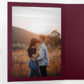 Invitation Trois Volets Deep Burgundy Elegant QR Code Classic Wedding (Intérieur en premier)