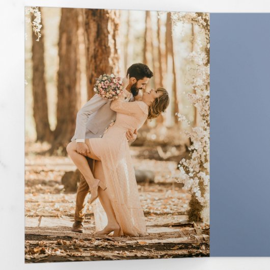 Invitation Trois Volets Dusty Blue French Victorian QR Code Photo Mariage (Intérieur en premier)