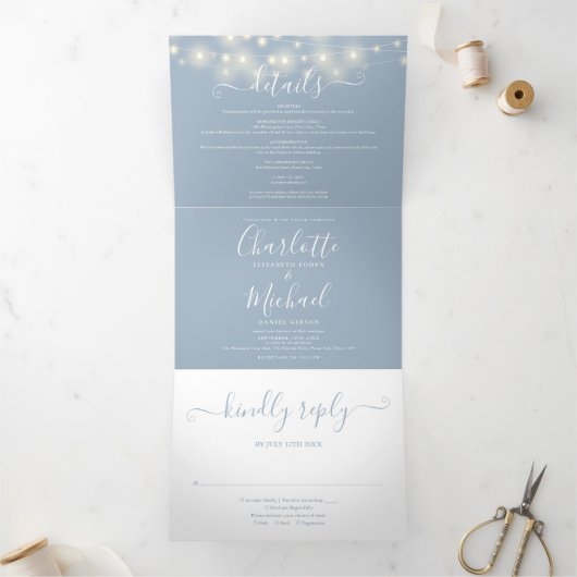 Invitation Trois Volets Dusty Blue String Lights Script Monogramme Mariage (Intérieur)