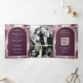 Invitation Trois Volets Dusty Mauve Violet Arc Floral QR Code Mariage (Intérieur)