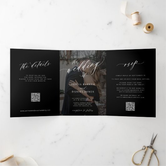 Invitation Trois Volets Élégant script tout en une photo mariage noir (Intérieur)
