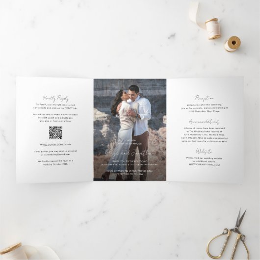 Invitation Trois Volets Élégante Photo QR Code Mariage moderne (Intérieur)