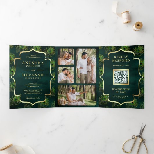 Invitation Trois Volets Emerald Green Peacock Feathers QR Code Mariage (Intérieur)