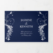 Invitation Trois Volets Fissures florales blanches ornées sur Mariage bleu (Page de couverture)