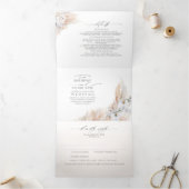 Invitation Trois Volets Fleurs blanches et Pampas Mariage élégant en herbe (Intérieur)