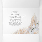Invitation Trois Volets Fleurs blanches et Pampas Mariage élégant en herbe (Intérieur au milieu)
