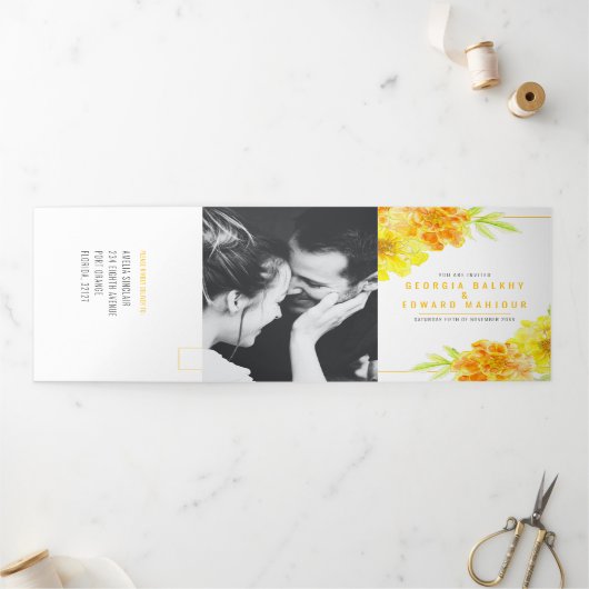 Invitation Trois Volets Fleurs d'aquarelle jaune marigold mariage (Extérieur)