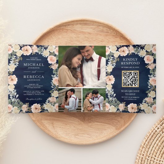 Invitation Trois Volets Fleurs de Pêche Poussiéreuses Bleu Marine Code QR