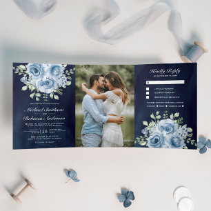 Invitation Trois Volets Fleurs de roses bleues poussiéreuses rustiques Pho
