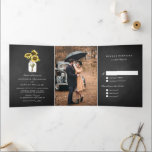 Invitation Trois Volets Fleurs de soleil sur Mason Jar Rustic Chalkboard M<br><div class="desc">Faire-part de mariage floral tout-en-un rustique et capricieux. Cette invitation à la floraison rustique présente des tournesols sur un bocal de mason et des motifs de tournesols sur un arrière - plan imitation tableau. Personnalisez en ajoutant des noms, des dates, des heures, des détails RSVP, des détails de la réception,...</div>