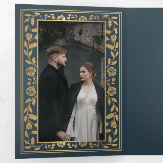 Invitation Trois Volets Gris Royal Médiéval Mariage d'épée QR Code (Intérieur en premier)