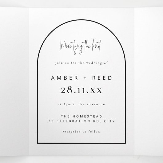 Invitation Trois Volets Jetons d'arc moderne Noir Blanc Mariage Script (Intérieur au milieu)