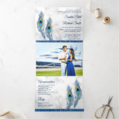 Invitation Trois Volets Marbre blanc Blue Indian Peacock Plumes Mariage (Intérieur)
