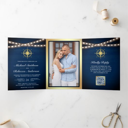 Invitation Trois Volets Mariage Code QR Boussole Dorée Navale (Intérieur)