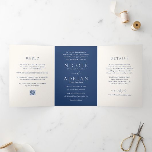 Invitation Trois Volets Mariage élégant code QR bleu marine classique (Intérieur)