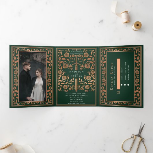Invitation Trois Volets Mariage médiéval royal d'épée verte et cuivre (Intérieur)