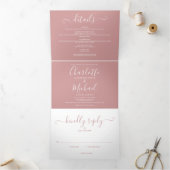Invitation Trois Volets Mariage Monogramme Élégant Script Rose Poussiéreus (Intérieur)
