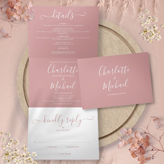 Invitation Trois Volets Mariage Monogramme Élégant Script Rose Poussiéreus