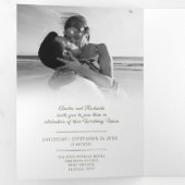 Invitation Trois Volets Mariage ovale monogramme RSVP olive vert blanc (Intérieur en premier)