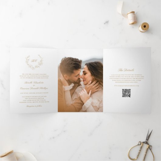 Invitation Trois Volets Monogramme de couronne d'or Code QR Mariage élégan (Intérieur)