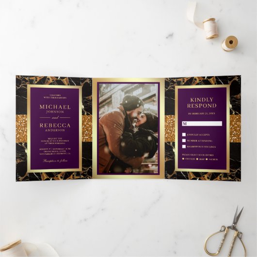 Invitation Trois Volets Noir Marbre Or Parties scintillant Plum violet Mar (Intérieur)
