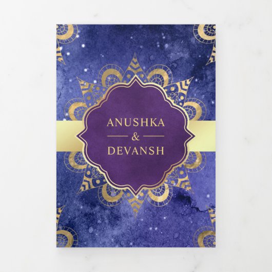 Invitation Trois Volets Periwinkle Galaxy Mandala QR Code Mariage indien (Page de couverture)