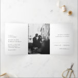 Invitation Trois Volets Photo minimaliste noir et blanc Mariage moderne<br><div class="desc">Moderne tout en un faire-part de mariage à trois volets avec une mise en page simple et minimale avec des polices serif et script. Utilisez le modèle pour ajouter votre photo préférée.</div>