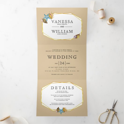Invitation Trois Volets Plage d'or polygon coquillages sable plage mariage (Intérieur)