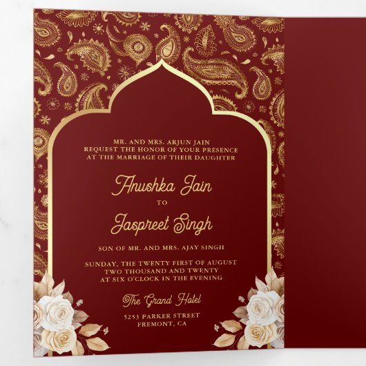 Invitation Trois Volets Red Gold Paisley Floral QR Code Mariage indien (Intérieur en premier)