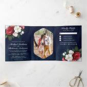 Invitation Trois Volets Roses rouges et Mariage bleu de la marine de Magno (Intérieur)