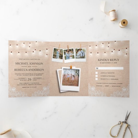 Invitation Trois Volets Rustic Burlap Lace String Lights Mariage photo (Intérieur)