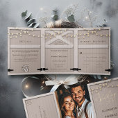 Invitation Trois Volets Rustic Grange Bois Calligraphie Élégant Mariage ph