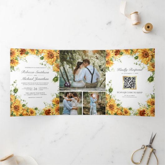 Invitation Trois Volets Rustic Sunflower Photo Collage QR Code Mariage (Intérieur)