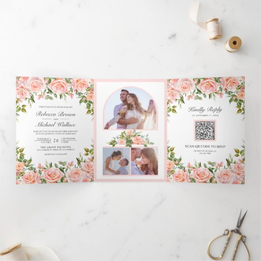 Invitation Trois Volets Rustique Blush rose Floral Mariage de code QR (Intérieur)