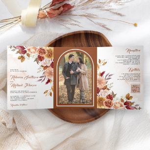 Invitation Trois Volets Rustique Bourgogne Terracotta Floral QR Code Maria