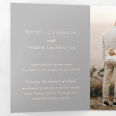 Invitation Trois Volets Simple Gris Photo Mariage élégant (Intérieur en premier)