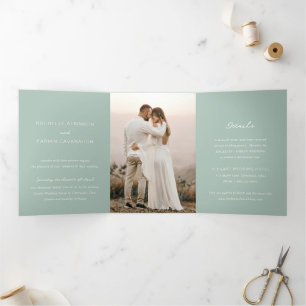 Invitation Trois Volets Simple Muted Green Photo Mariage élégant
