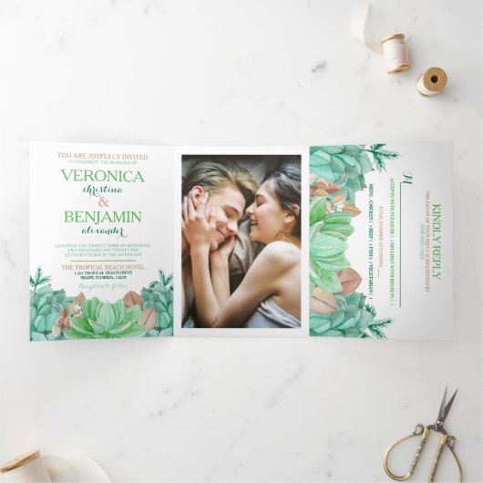 Invitation Trois Volets Suite de Mariage botanique fleurie de bouquet Succ (Intérieur)