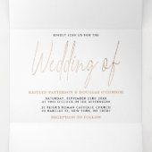 Invitation Trois Volets Suite Mariage de script Gold Foil moderne (Intérieur au milieu)